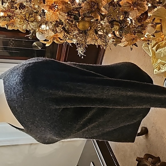 Pursuits, Itd. Top - Picture 5 of 12